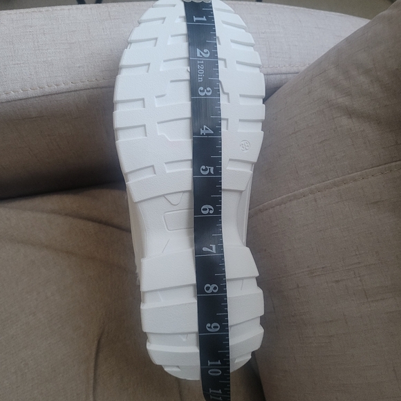 White Vegan Leather Faux Fur Lined Evolutions High-Top Sneakers 7.5 - Picture 10 of 13